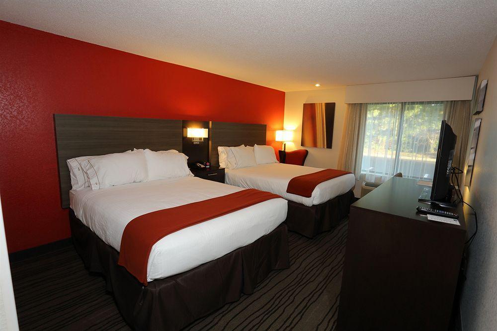 Holiday Inn Express Brentwood-South Cool Springs By Ihg Екстериор снимка