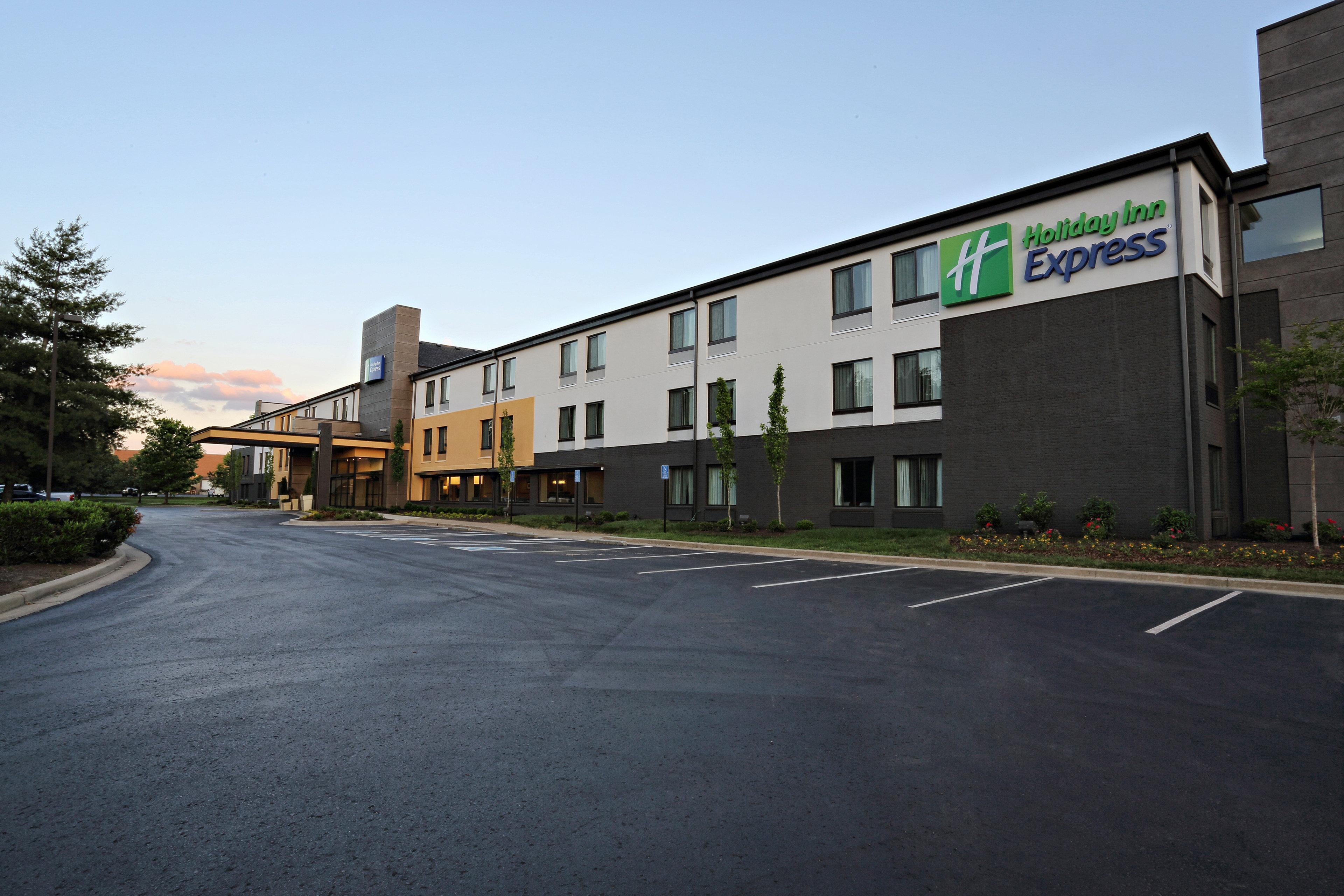 Holiday Inn Express Brentwood-South Cool Springs By Ihg Екстериор снимка