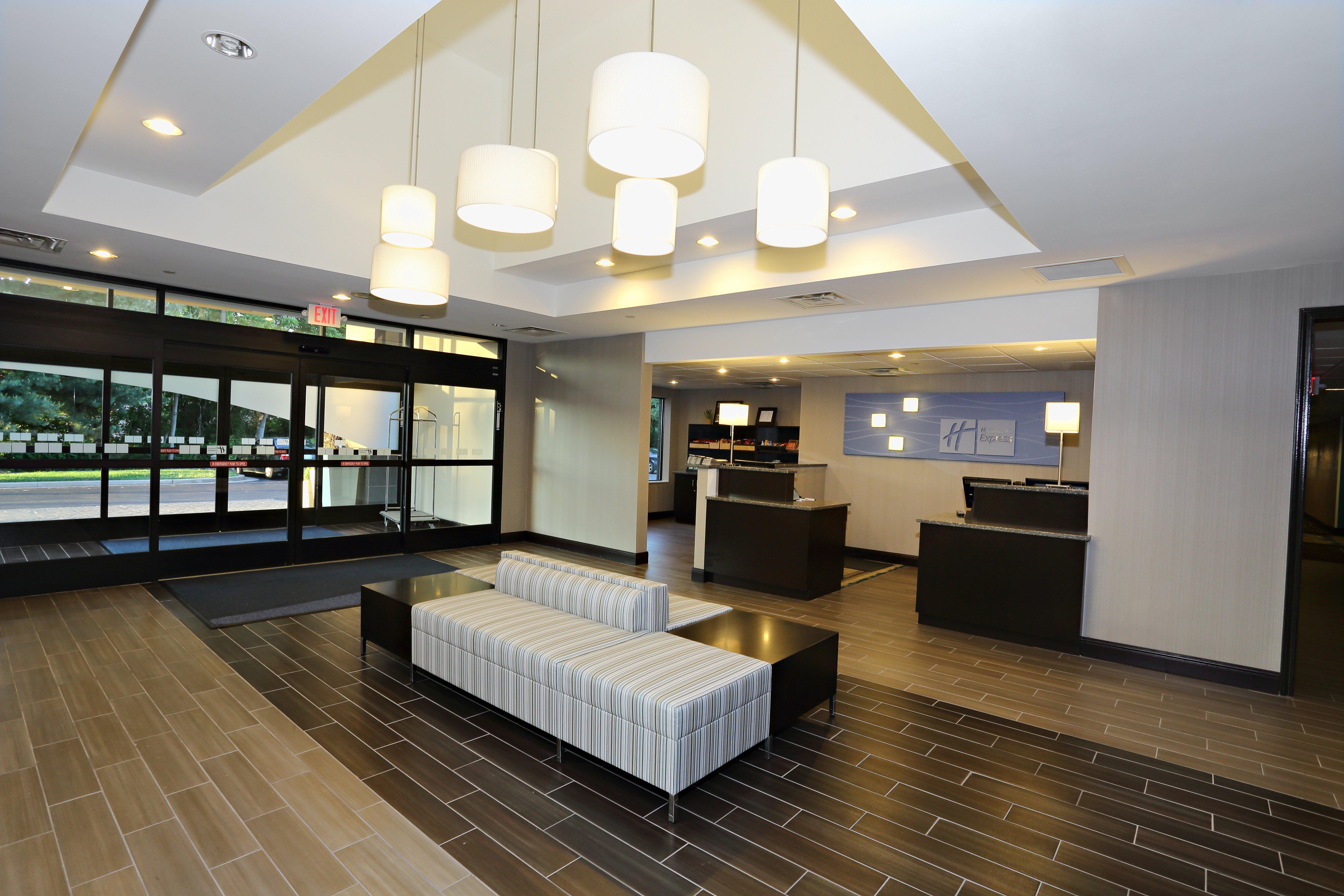 Holiday Inn Express Brentwood-South Cool Springs By Ihg Екстериор снимка